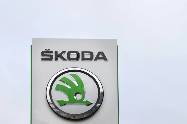 Skoda Belettering Logo Een Groot Bord — Stockfoto