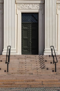 Oslo, Norveç'te bina üniversite kapısını