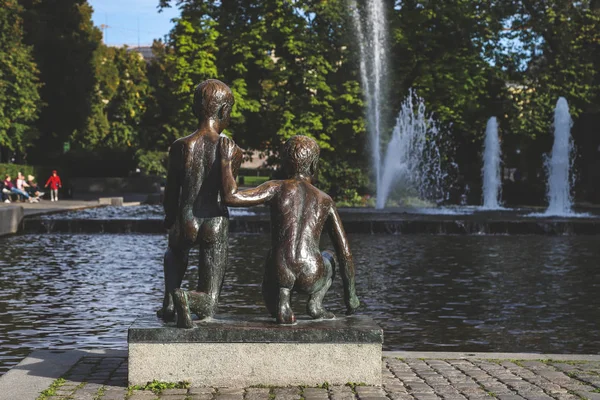 Fonte Com Monumento Oslo Noruega — Fotografia de Stock