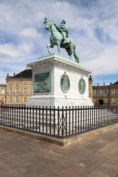 Copenhagen Dinamarca Julho 2018 Pessoas Praça Lado Fora Castelo Real — Fotografia de Stock