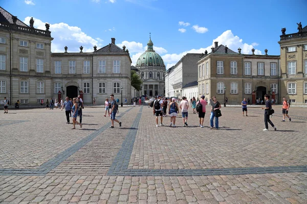 Copenhagen Dánsko Července 2018 Lidé Náměstí Mimo Královský Hrad Kodani — Stock fotografie