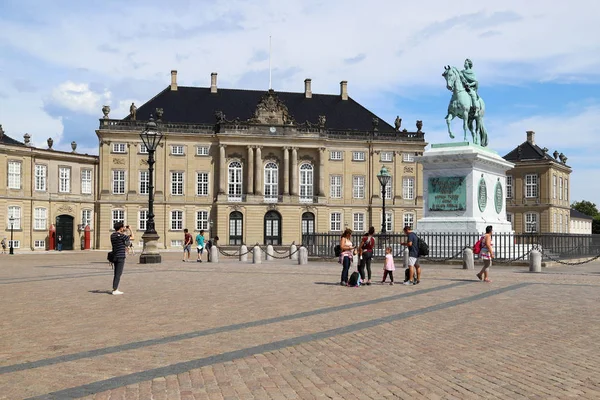 Copenhagen Dinamarca Julio 2018 Gente Plaza Frente Castillo Real Copenhague — Foto de Stock