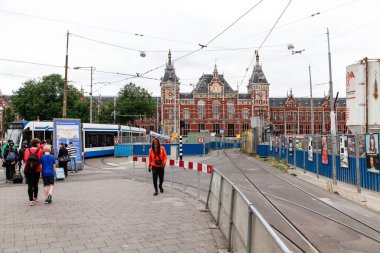 Amsterdam 'da Urban Street 'te insanlar, Hollanda 