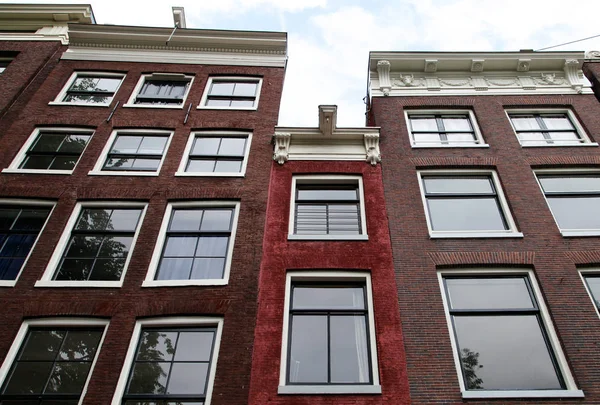 Здание Низким Углом Обзора Амстердаме Нидерланды — стоковое фото