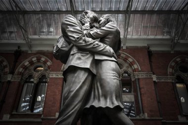 Londra, Ingiltere-Mayıs 15, 2013: anıt St Pancras Tren İstasyonu 