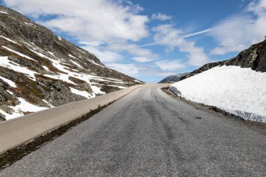 Strynfjellet I Norveç üzerinde eski dağ yolu