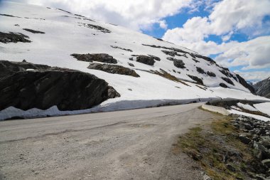 Strynfjellet I Norveç üzerinde eski dağ yolu