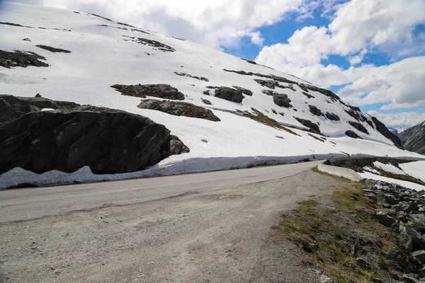 Strynfjellet I Norveç üzerinde eski dağ yolu