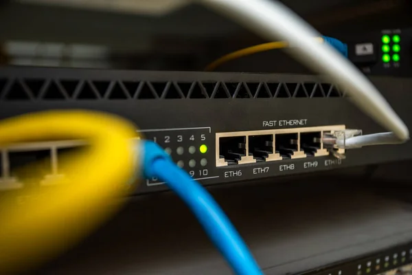 Server Dimana Banyak Kabel Internet Akses Data Seluruh Dunia Telekomunikasi — Stok Foto