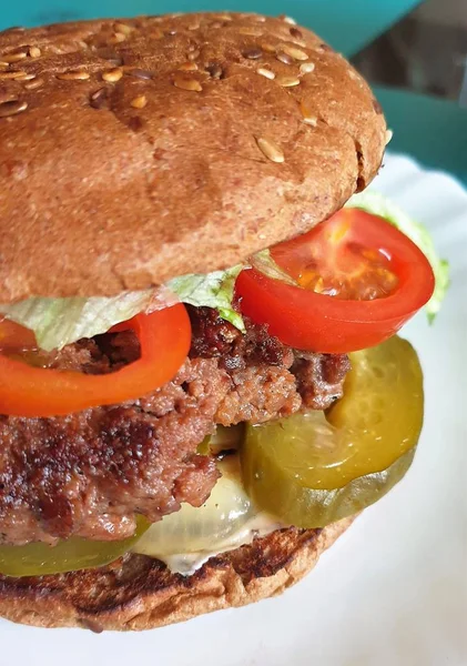 Burger Tomatoes Meat Cucumbers — Stock Photo, Image