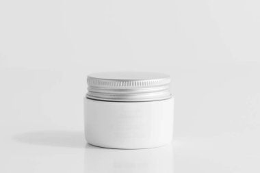 Gerçekçi kozmetik Jar Mock-up yumuşak gri arka plan üzerinde. Kozmetik paket krema, çorbalar, köpükler için. 3D render.