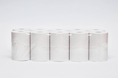 Yazar kasa bandı yumuşak gri arka planda izole edildi. Yüksek çözünürlüklü fotoğraf..