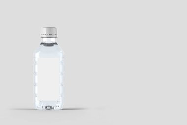 Saf su ile yumuşak gri arka plan üzerinde boş etiket plastik şişe. 3D render. Gerçekçi Mock up.