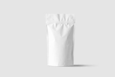 Kağıt çanta çanta alay kadar izole üzerinde beyaz arka plan. Beyaz plastik vakum çanta kahve çanta. Kırpma yolu ile dahil. Yüksek çözünürlükte fotoğraf