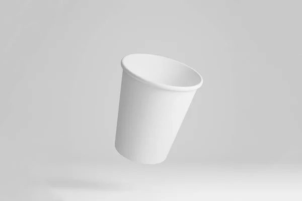 逼真的白色一次性纸杯 适用于各种饮料 柠檬水 新鲜果汁 茶或冰淇淋 模拟品牌模板 — 图库照片
