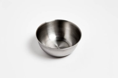 Paslanmaz çelik çanak modeli beyaz arka planda izole edilmiş, Top view. Yüksek çözünürlüklü fotoğraf.