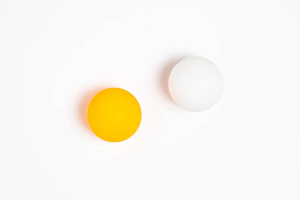 Asztalitenisz Labdák Elszigetelt Fehér Háttérrel Ping Pong Labdák Nagy Felbontású — Stock Fotó