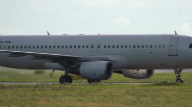 Kahire Airbus A320 Taksilemek indikten hemen sonra hava