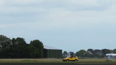 Kuşları Schiphol Havaalanı, Havaalanı çalışanları