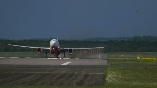 Airbus A330 da Air Berlin a descolar — Vídeo de Stock