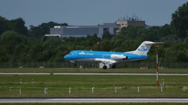 70福克航空公司登陆杜塞尔多夫机场 — 图库视频影像