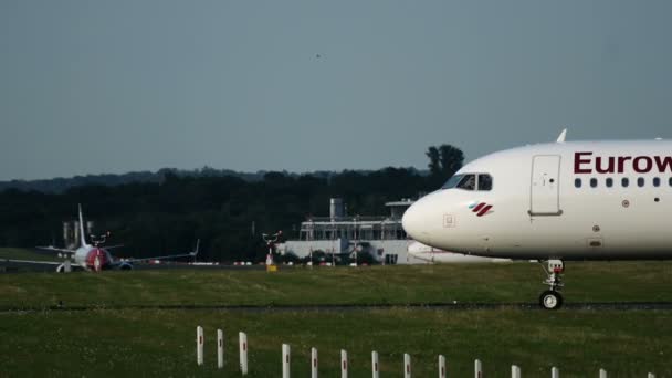 Airbus A320 före avgång — Stockvideo