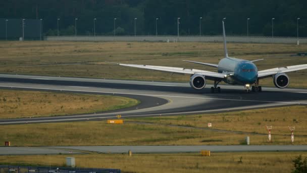 Boeing 787 Dreamliner delle compagnie aeree del Vietnam dopo l'arrivo — Video Stock