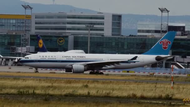 Taxiing Airbus A330-223 à Francfort — Video