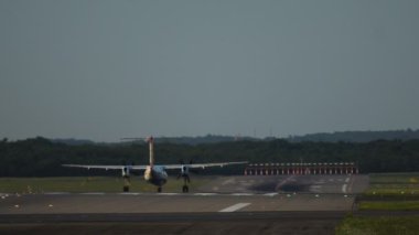 Ticari turboprop uçak kalktıktan