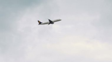Lufthansas Embraer kalkıştan sonra