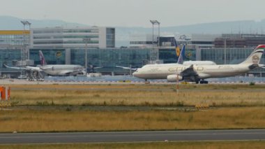 Airbus A330 terminal karşı haddeleme Etihad Havayolları