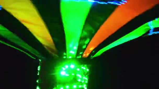 Danseuse jouant en costume led 