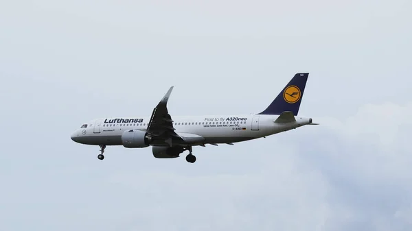 Airbus A320-271N Aterragem Neo no aeroporto de Frankfurt am Main — Fotografia de Stock