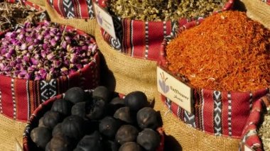 Baharat ile Doğu Pazar