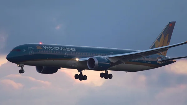 Boeing 787 Dreamliner Vietnam havayolları son yaklaşım