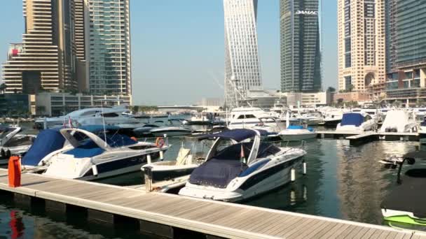 Widok od promenady w Dubai Marina — Wideo stockowe