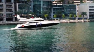 Dubai Creek adlı yelken White Yat