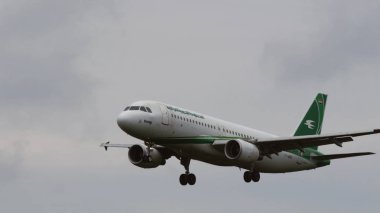 Airbus A320-214 Irak havayolları yaklaşırken