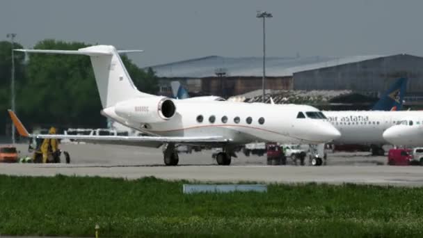 Gulfstream G450 avant le décollage — Video