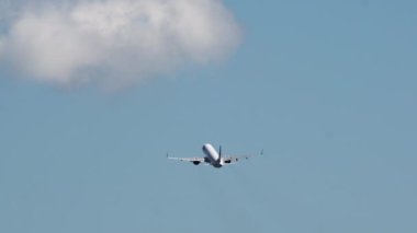 Kalkıştan sonra uçak tırmanışı