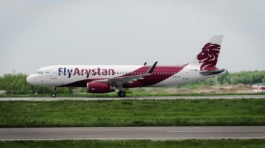 Airbus A320 Fly Arystan havayolları taksi