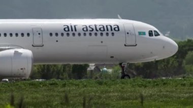 Airbus A321 Neo taksi sonra indi