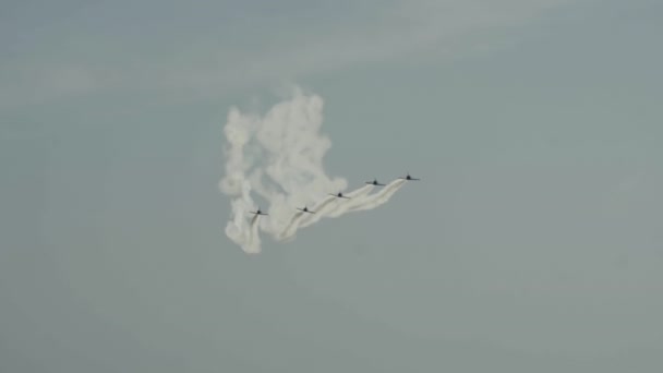 Jet trainer vliegtuigen prestaties in Battle Formation — Stockvideo