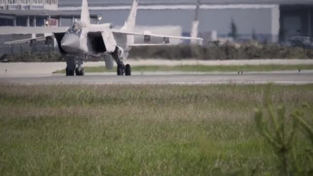 Μαχητικό στρατιωτικών αεροσκαφών MiG-31BM — Αρχείο Βίντεο