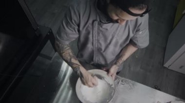 Erkek aşçı krem şanti