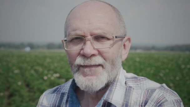 Retrato do agricultor sénior — Vídeo de Stock