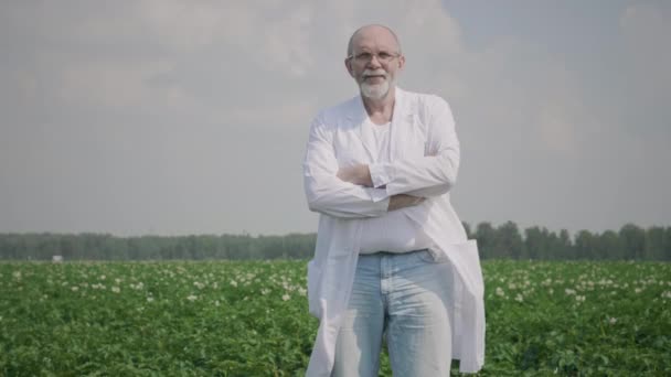 Портрет старшого агронома — стокове відео
