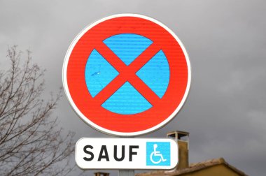 Fransa'dan bir sınırlı Park bölgesi tabelada zoom