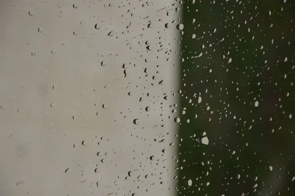 Gouttes Pluie Sur Fenêtre Avec Fond Forêt — Photo