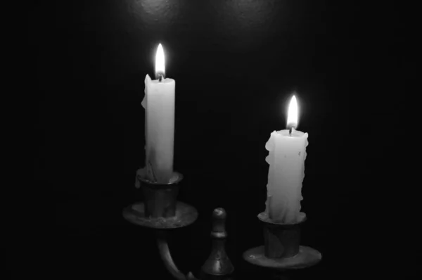 White Candles Black Table Fire — Stock Photo, Image